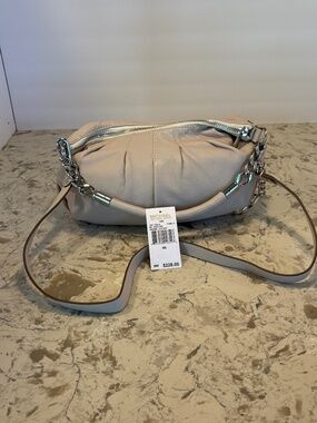 NWT Michael Kors Erin Shoulder Handbag In Vanilla Leather Silver tone Chain Acce